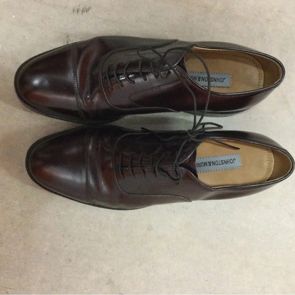 Johnston & Murphy Men’s Dark Brown Leather Cap-Toe Oxfords